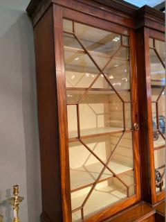 Stunning George III mahogany breakfront - 1387374