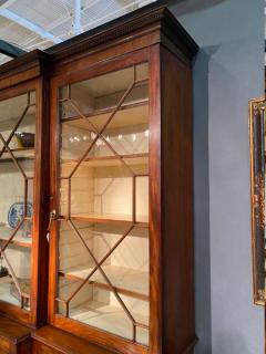 Stunning George III mahogany breakfront - 1387381