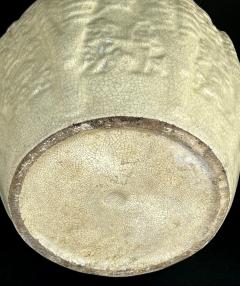 Subtly rendered Ohio Pottery Salt glazed Vase with Raised Parrot Motifs - 3334840