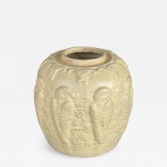 Subtly rendered Ohio Pottery Salt glazed Vase with Raised Parrot Motifs - 3341290