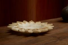 Sunburst Shape Vide Poche or Bowl in Hand Carved Alabaster Italy 1960s - 4394700