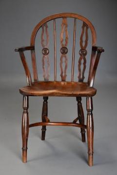 Superb 19th century yew wood Prior low hoop back Windsor armchair - 4805604