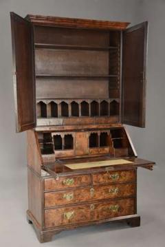 Superb English 18thc burr walnut bureau bookcase with original patina - 4806092