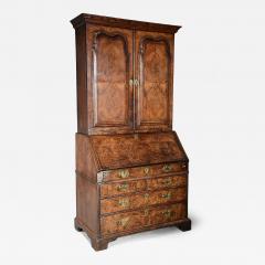 Superb English 18thc burr walnut bureau bookcase with original patina - 4811107