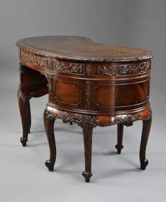 Superb quality Edwardian freestanding mahogany kidney shaped desk - 4752930