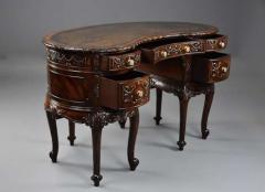 Superb quality Edwardian freestanding mahogany kidney shaped desk - 4752939