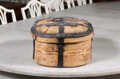 Swedish 1790s Rustic Oval Top Wooden Box with Iron Accents and Distressed Patina - 3498398