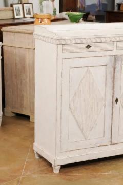 Swedish 1810s Gustavian Period Painted Sideboard with Carved Diamond Motifs - 3521463