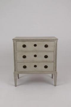 Swedish 1820s Gustavian Style Gray Painted Chest with Carved Semi Columns - 3595900