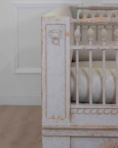 Swedish 19th Century Gustavian Painted Daybed - 4758096