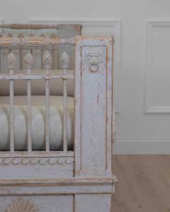 Swedish 19th Century Gustavian Painted Daybed - 4758103
