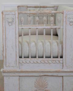 Swedish 19th Century Gustavian Painted Daybed - 4758176