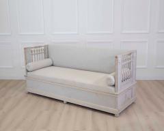 Swedish 19th Century Gustavian Painted Daybed - 4758177