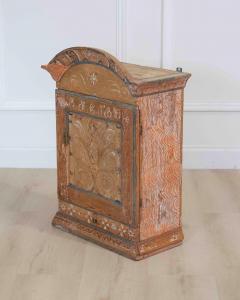 Swedish 19th Century Hand Painted Pine Wall Cabinet - 4663354