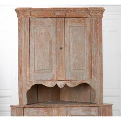 Swedish 19th Century Painted Corner Cabinet - 2461025