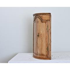 Swedish 19th Century Pine Wall Mounted Corner Cabinet - 4558269