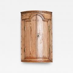 Swedish 19th Century Pine Wall Mounted Corner Cabinet - 4584044