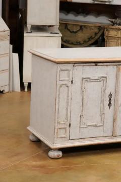 Swedish Baroque 1740s Painted Buffet with Carved Doors and Pullout Drawer - 3544546