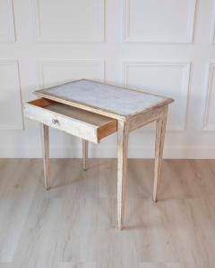 Swedish Early 20th Century Gustavian Style Side Table c 1900 - 4557987