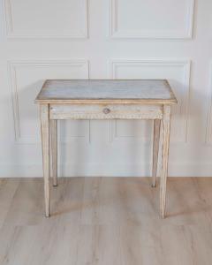 Swedish Early 20th Century Gustavian Style Side Table c 1900 - 4558055