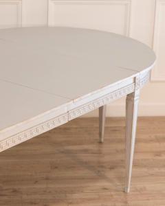 Swedish Extension Dining Table with Carved Apron circa 1900 - 4437763