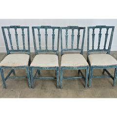 Swedish Gustavian 18th Century Set of Four Painted Side Chairs - 4612011