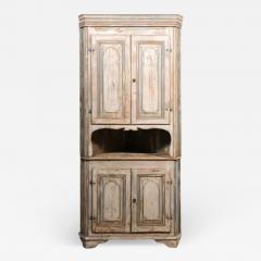Swedish Gustavian Period 1800s Corner Cabinet with Carved Doors and Open Shelf - 3511632