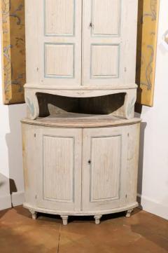 Swedish Gustavian Period 1800s Painted Corner Cabinet with Carved Foliage - 3498481