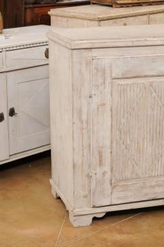 Swedish Gustavian Period 1820s Painted Sideboard with Reeded Doors and Diamonds - 3509285