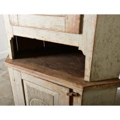 Swedish Gustavian Period Painted Corner Cabinet - 4530378