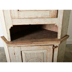 Swedish Gustavian Period Painted Corner Cabinet - 4530397