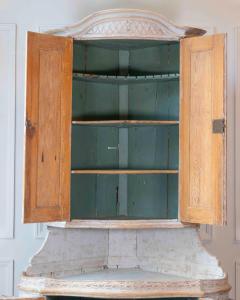 Swedish Gustavian Period Two Part Corner Cabinet with Original Paint Late 18th - 4577536