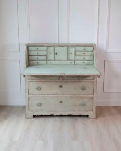 Swedish Gustavian Slant Front Secretary in Original Cream Paint 19th Century - 4577599