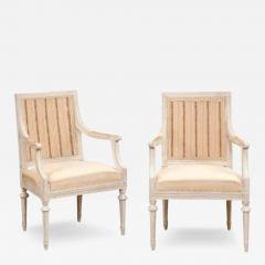 Swedish Gustavian Style 1900 Painted Wood Armchairs with Carved Aprons - 3540611
