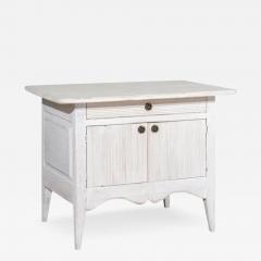 Swedish Gustavian Style 19th Century Painted Sideboard with Reeded Motifs - 3467373