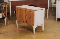 Swedish Gustavian Style 19th Century Painted Wood Chest with Reeded Accents - 3538497