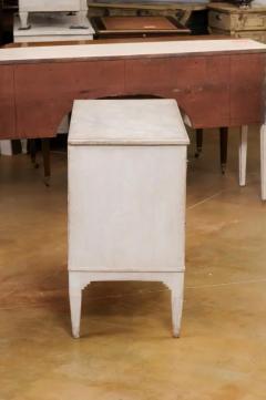 Swedish Gustavian Style 19th Century Painted Wood Chest with Reeded Accents - 3538499