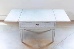 Swedish Gustavian Style Painted Coffee Table with Drop Leaves 20th Century - 3722290