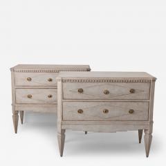 Swedish Gustavian Style Pair of Painted Bedside Commodes - 2784396