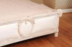 Swedish Late 18th Century Neoclassical Painted Bed with Medallions - 3451149