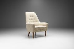 Swedish Modern Armchair with Tapered Wooden Legs Sweden 1950s - 2223429