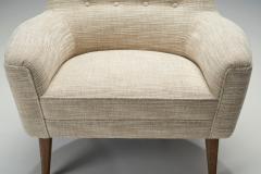 Swedish Modern Armchair with Tapered Wooden Legs Sweden 1950s - 2223433