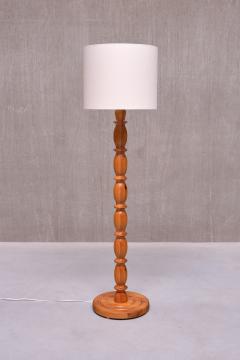 Swedish Modern Floor Lamp in Carved Solid Pine Wood 1960s - 3673594