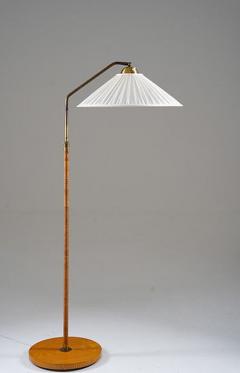 Swedish Modern Floor Lamp in Rattan and Brass 1940s - 3102338