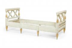 Swedish Neoclassic White and Gilt Painted DayBed - 4169328