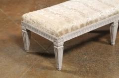 Swedish Neoclassical Style 1880s Painted Wood Bench with Carved Waterleaf Motifs - 3485707