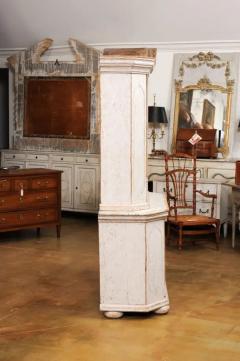 Swedish Rococo Period 1780s Painted Vitrine Cabinet with Molded Bonnet Top - 3555792