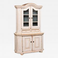 Swedish Rococo Period 1780s Painted Vitrine Cabinet with Molded Bonnet Top - 3560673