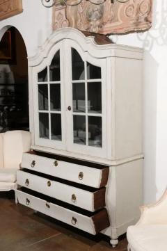 Swedish Rococo Style 19th Century Painted Wood Vitrine Cabinet with Glass Doors - 3472611