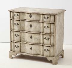 Swedish Serpentine Commode - 1582984